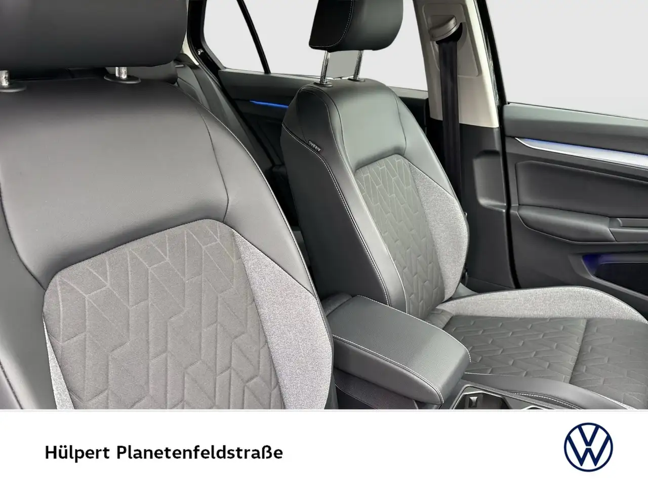 Volkswagen Golf VIII 1.5 eTSI GOAL FACELIFT ACC CARPLAY ALU 10