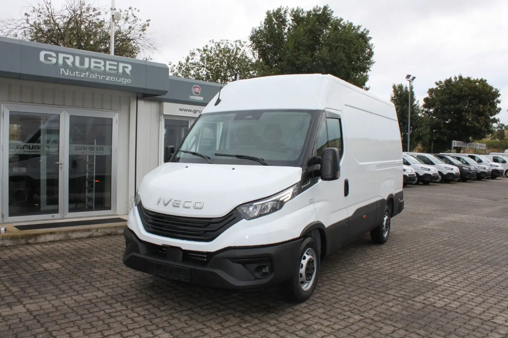 Iveco Daily 35S16HA8 V Radstand 3520 mm Weiß - 1