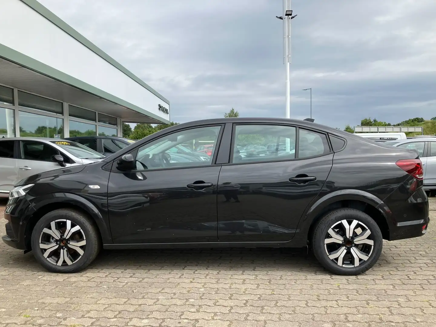 Dacia Logan Black Edition TCe 90 AUTOMATIK Schwarz - 2