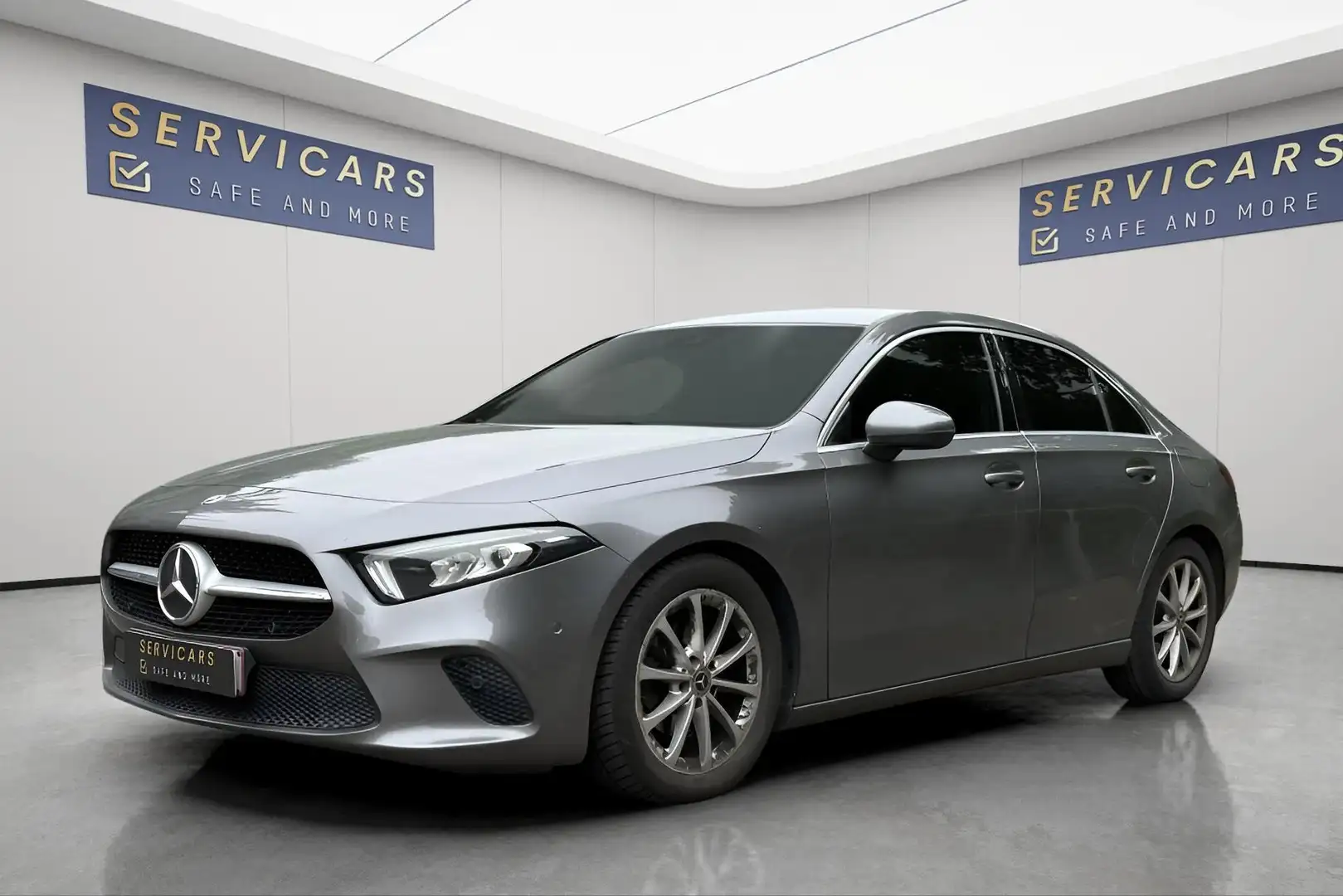 Mercedes-Benz A 180 A 180 d Business Solution / 12 MOIS DE GARANTIE Gris - 1