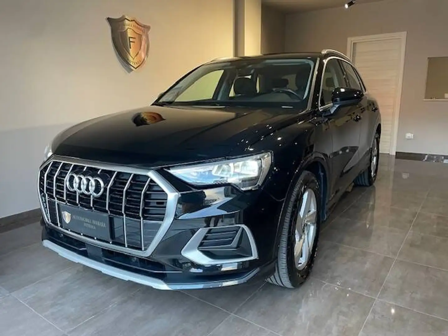 Audi Q3 35 2.0 tdi Business Advanced Noir - 1