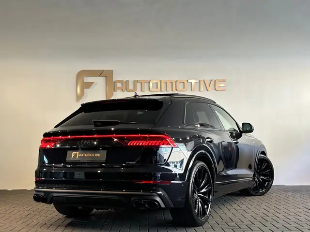 Audi Q8 view 3