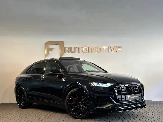 Audi Q8 view 7