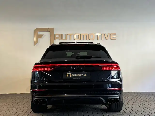 Audi Q8 view 11