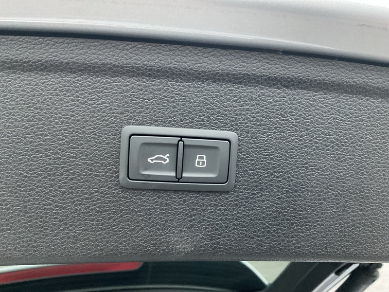 Audi SQ5 TDI quattro — photo 12