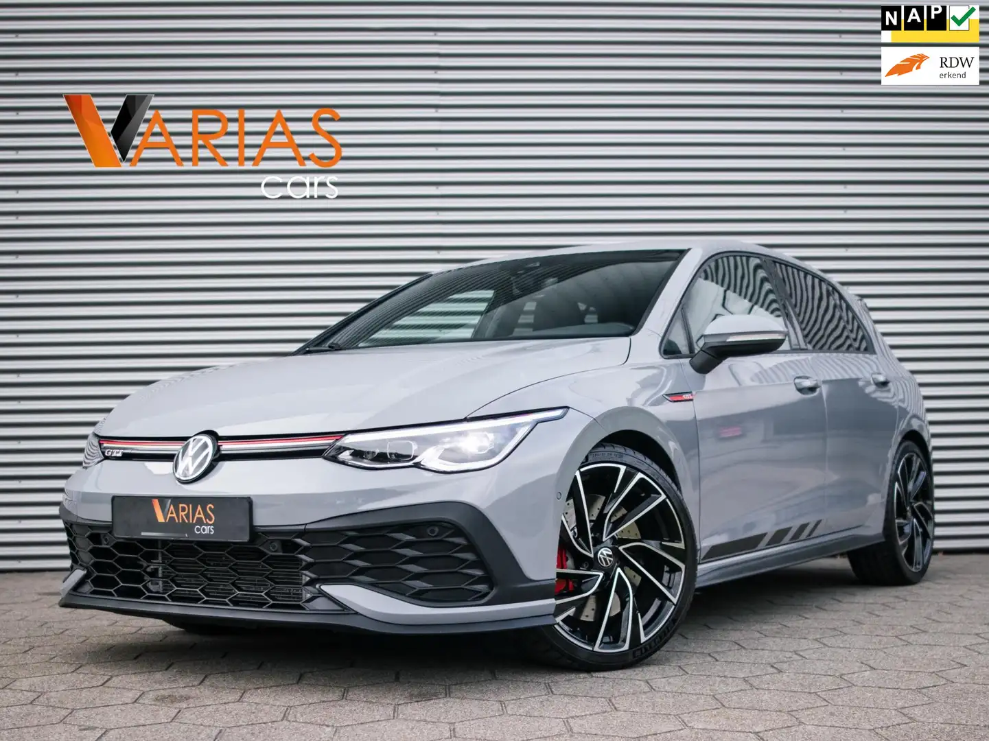 Volkswagen Golf GTI 2.0 TSI Clubsport Performance DCC Dynaudio Grijs - 1