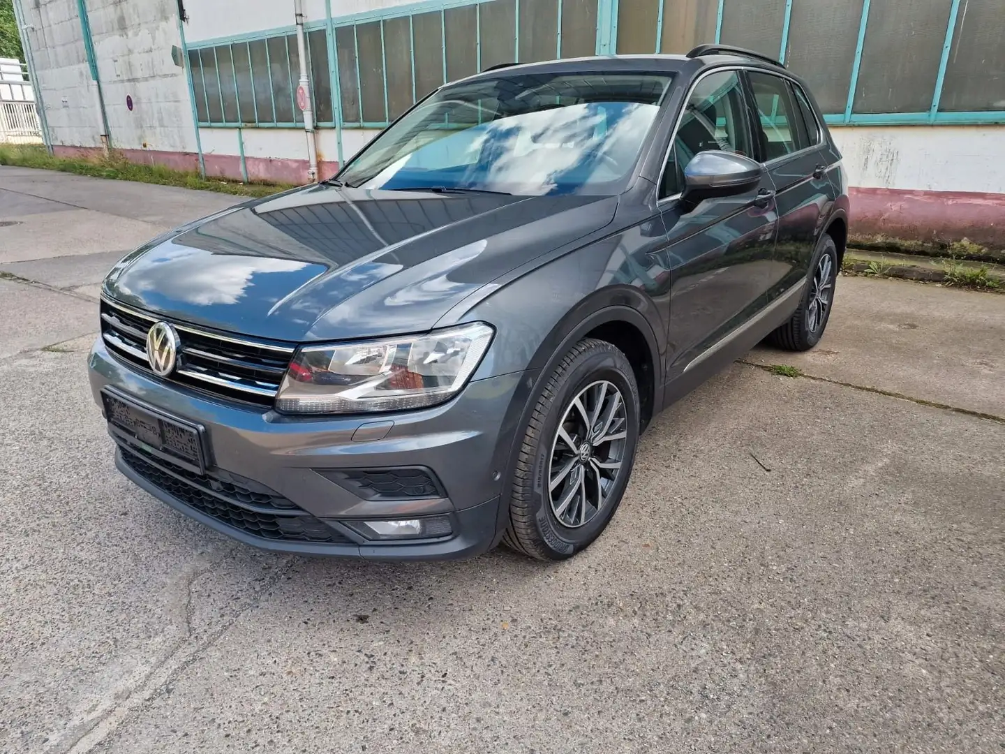 Volkswagen Tiguan Comfortline BMT/Start-Stopp Grey - 2