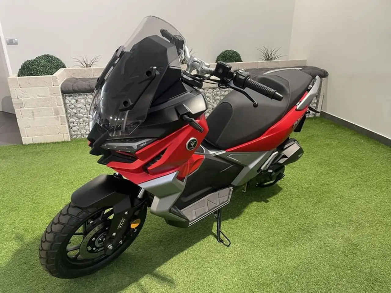 Voge SR16 200