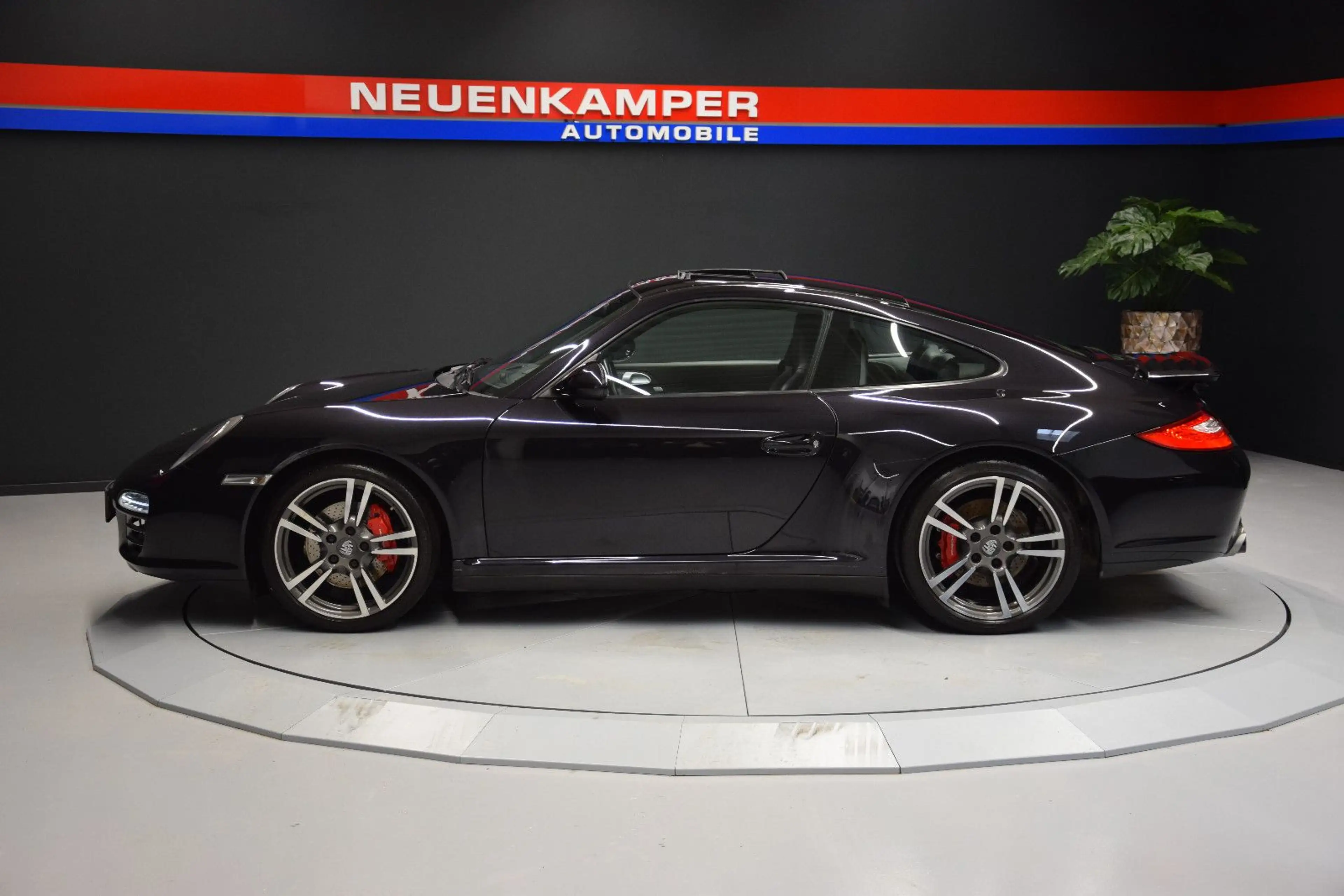 Porsche 997 911 Carrera 4 S Coupe Leder Navi PDC SSD 19 `` — photo 4