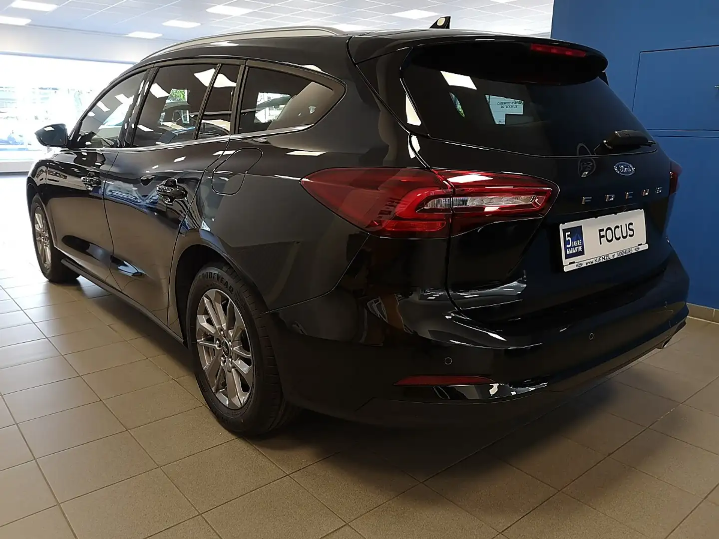 Ford Focus Turnier 1,0 EcoBoost Hybrid Titanium Schwarz - 2