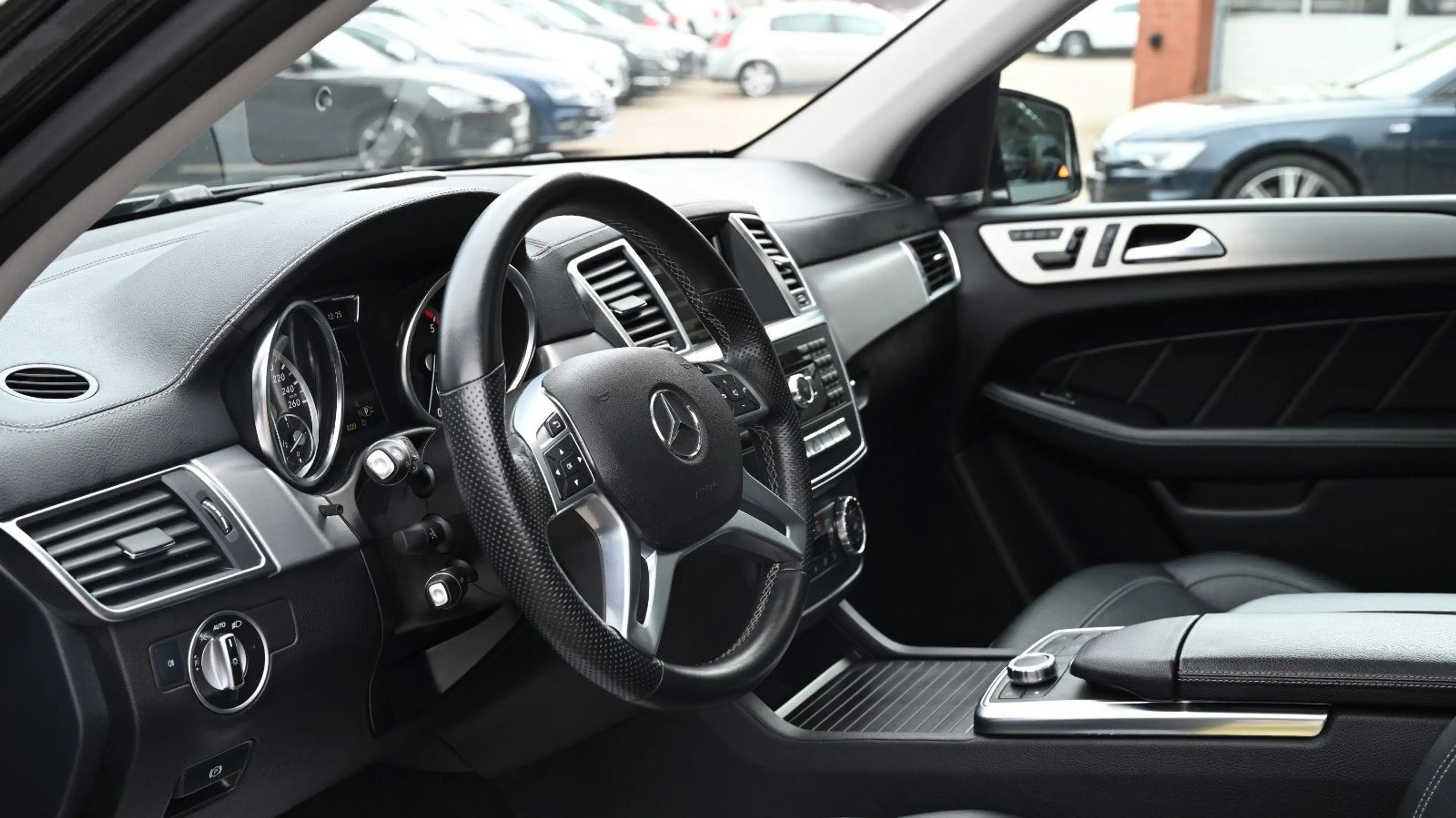 Mercedes-Benz GL 350 4Matic *7-SITZER*KAMERA*LEDER*WENIG-KM — photo 12