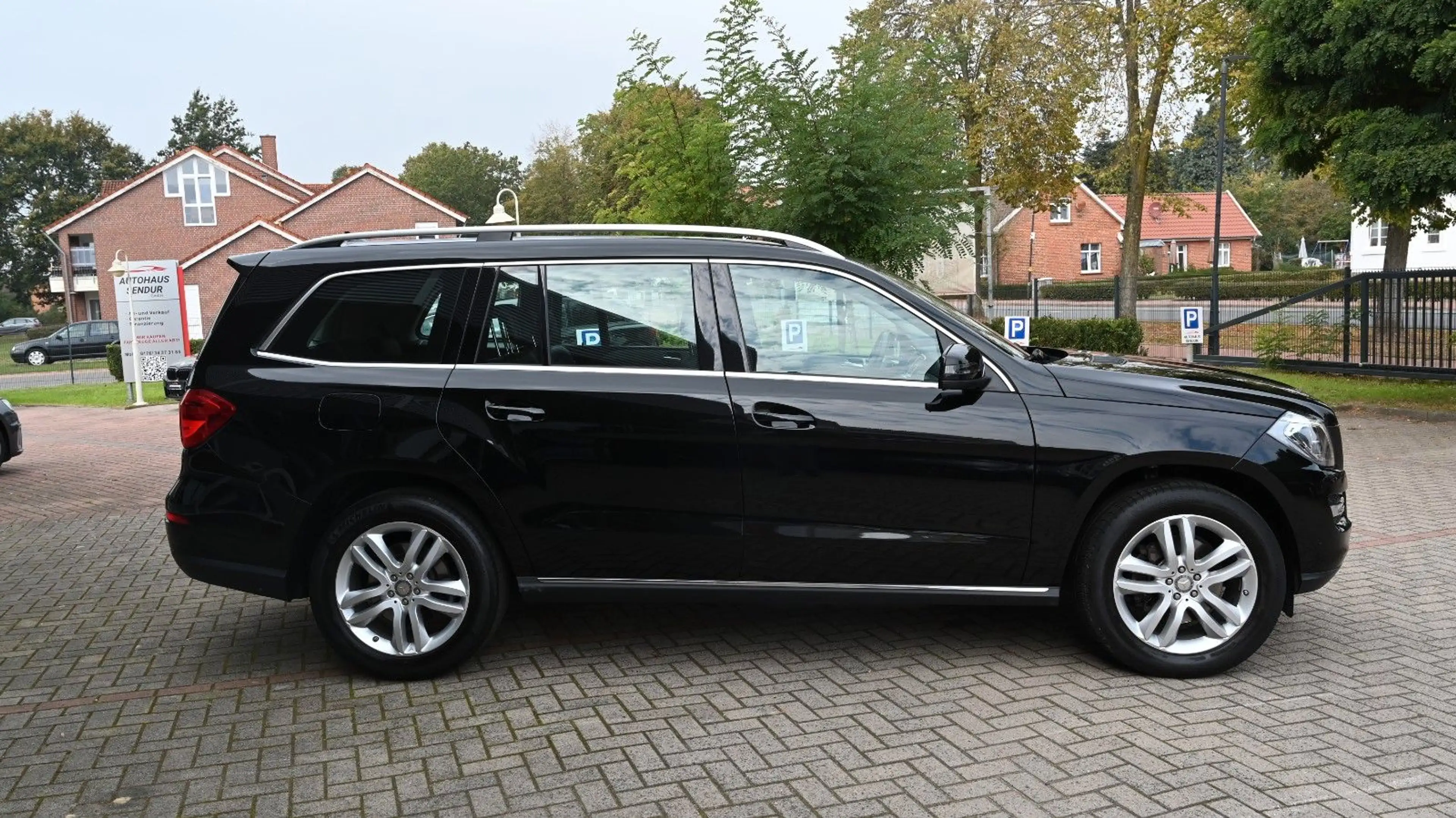 Mercedes-Benz GL 350 4Matic *7-SITZER*KAMERA*LEDER*WENIG-KM — photo 8