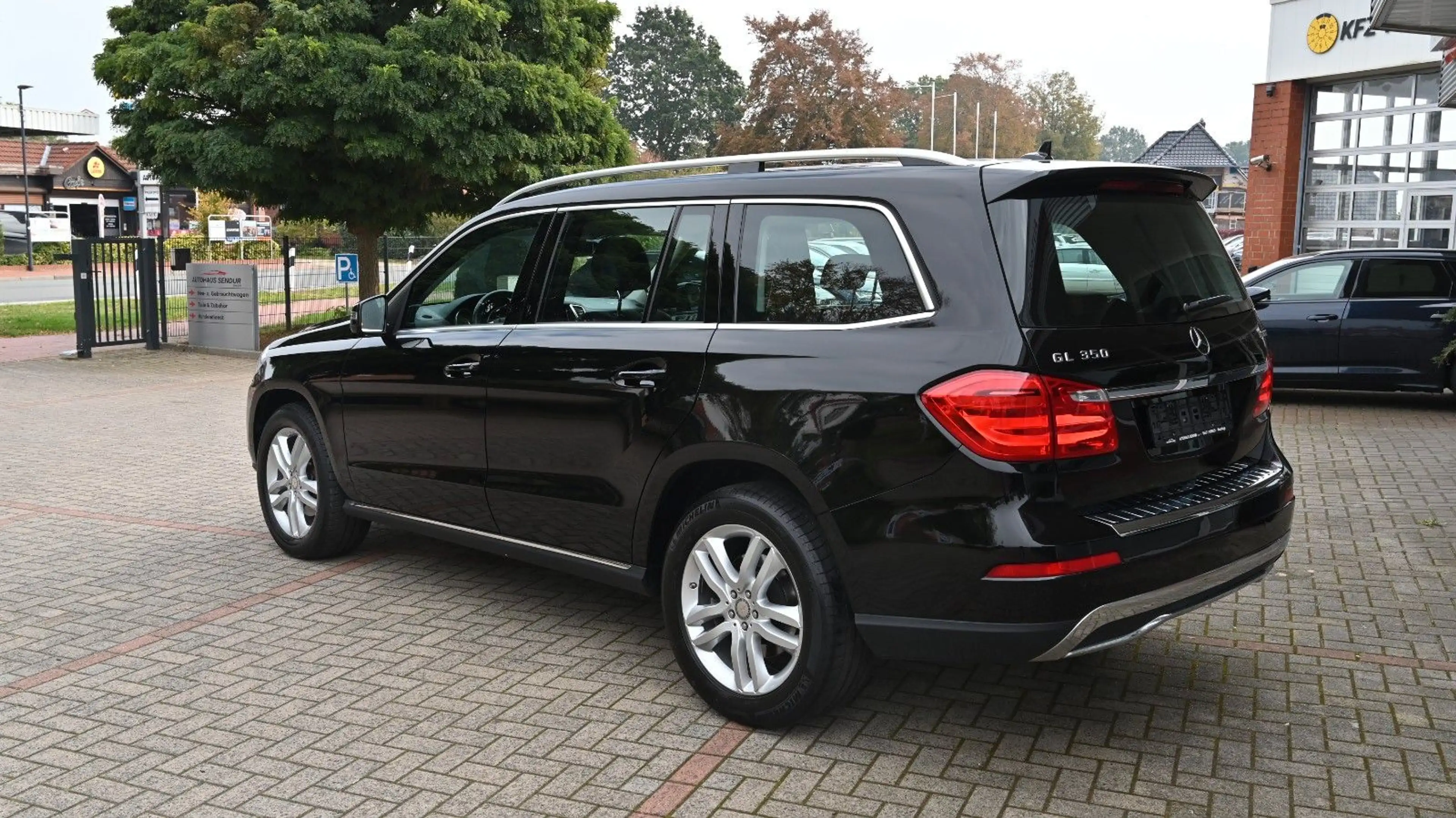 Mercedes-Benz GL 350 4Matic *7-SITZER*KAMERA*LEDER*WENIG-KM — photo 5