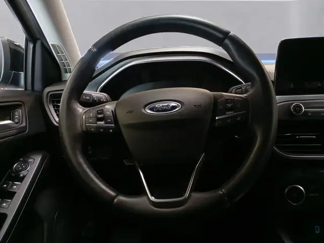 Ford Focus view 12