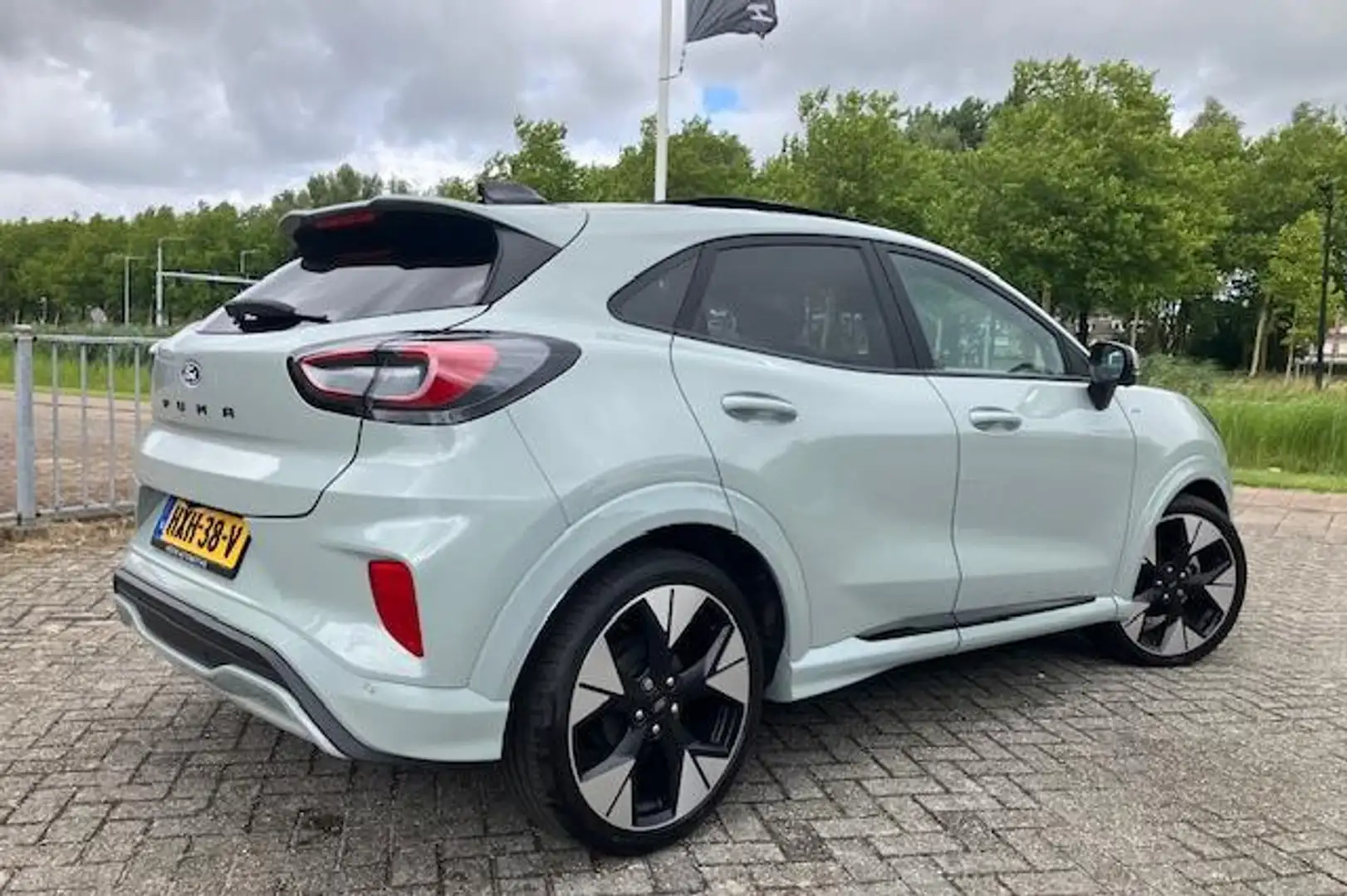 Ford Puma 1.0 EcoBoost 155PK Hybrid ST-Line X Automaat | Pan Grijs - 2