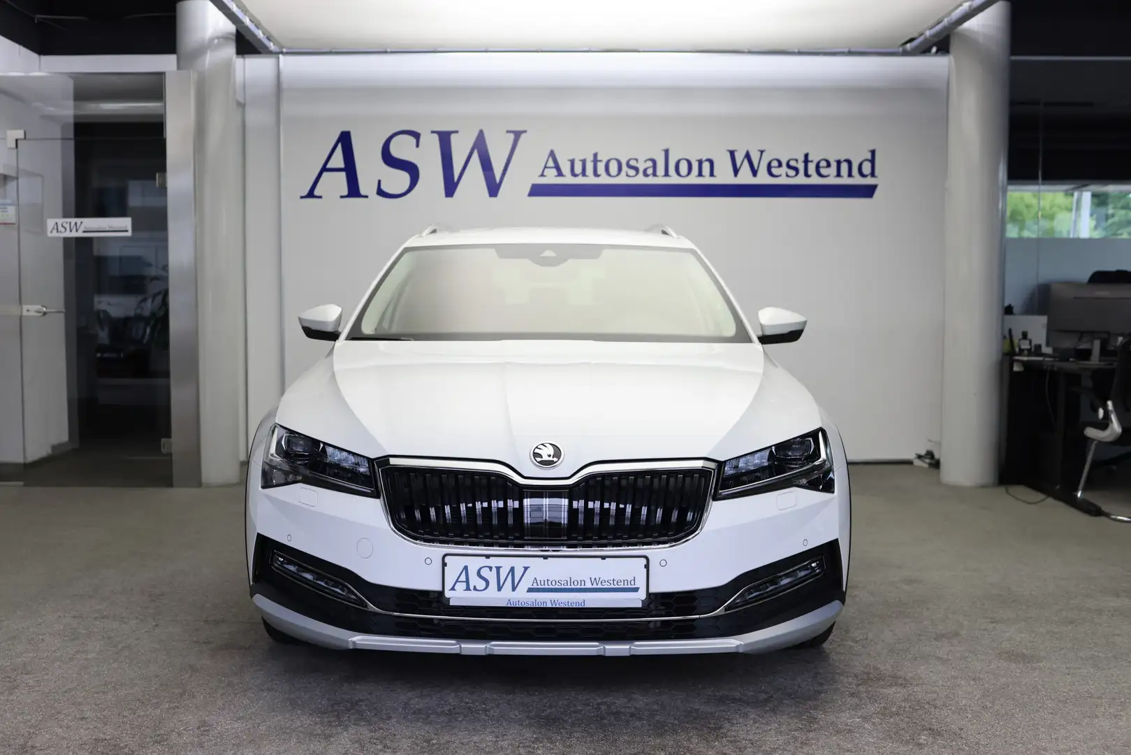 Skoda Superb COMBI SCOUT 2,0 TDI 4X4 VIRTUAL DCC Blanc - 2