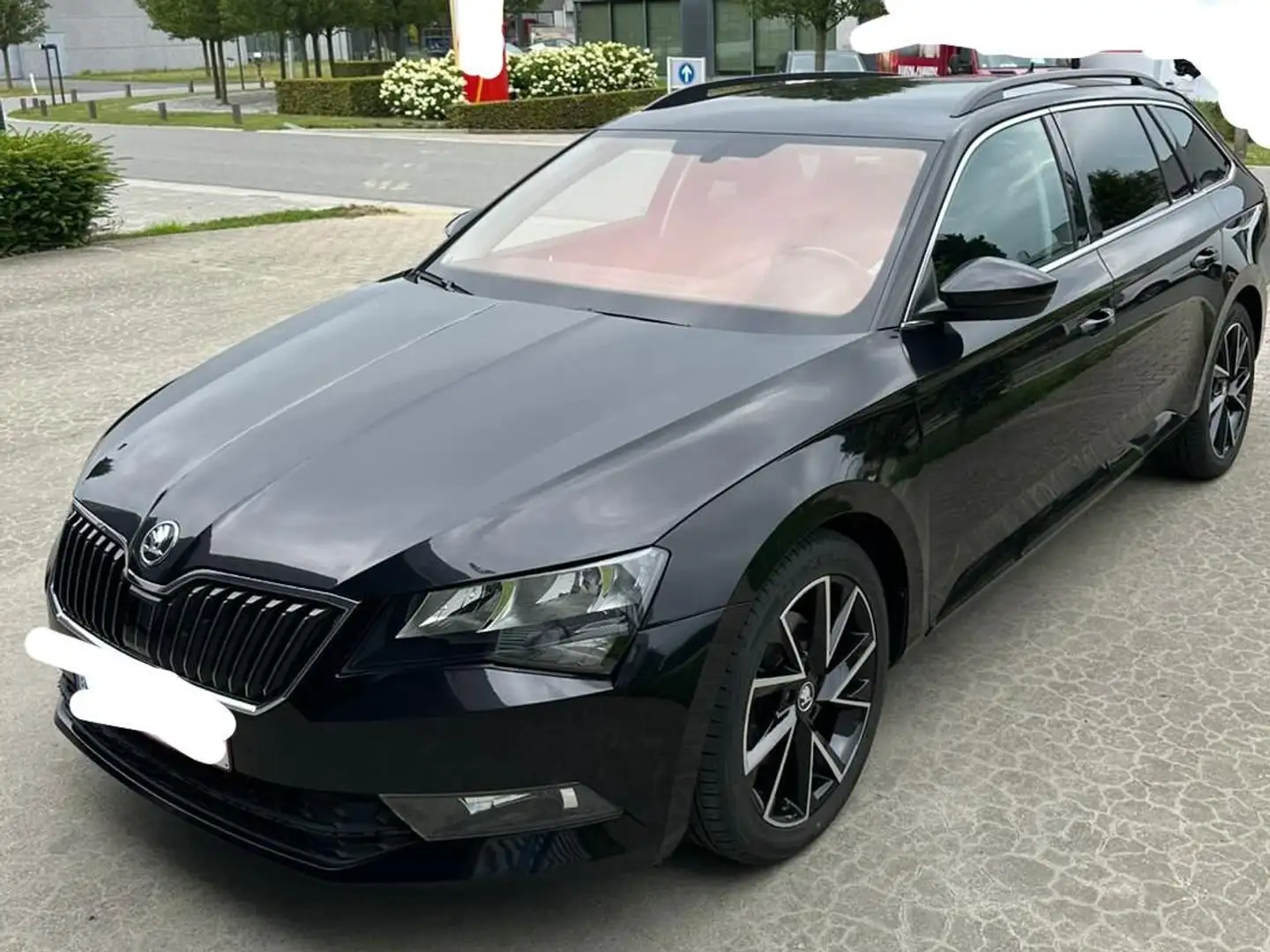 Skoda Superb Superb Combi 1.6 TDI DSG Ambition Noir - 1
