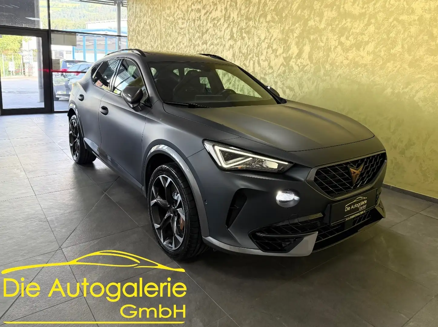 CUPRA Formentor VZ 4Drive *PANO*LED*BREMBO*AHK.* Grijs - 1