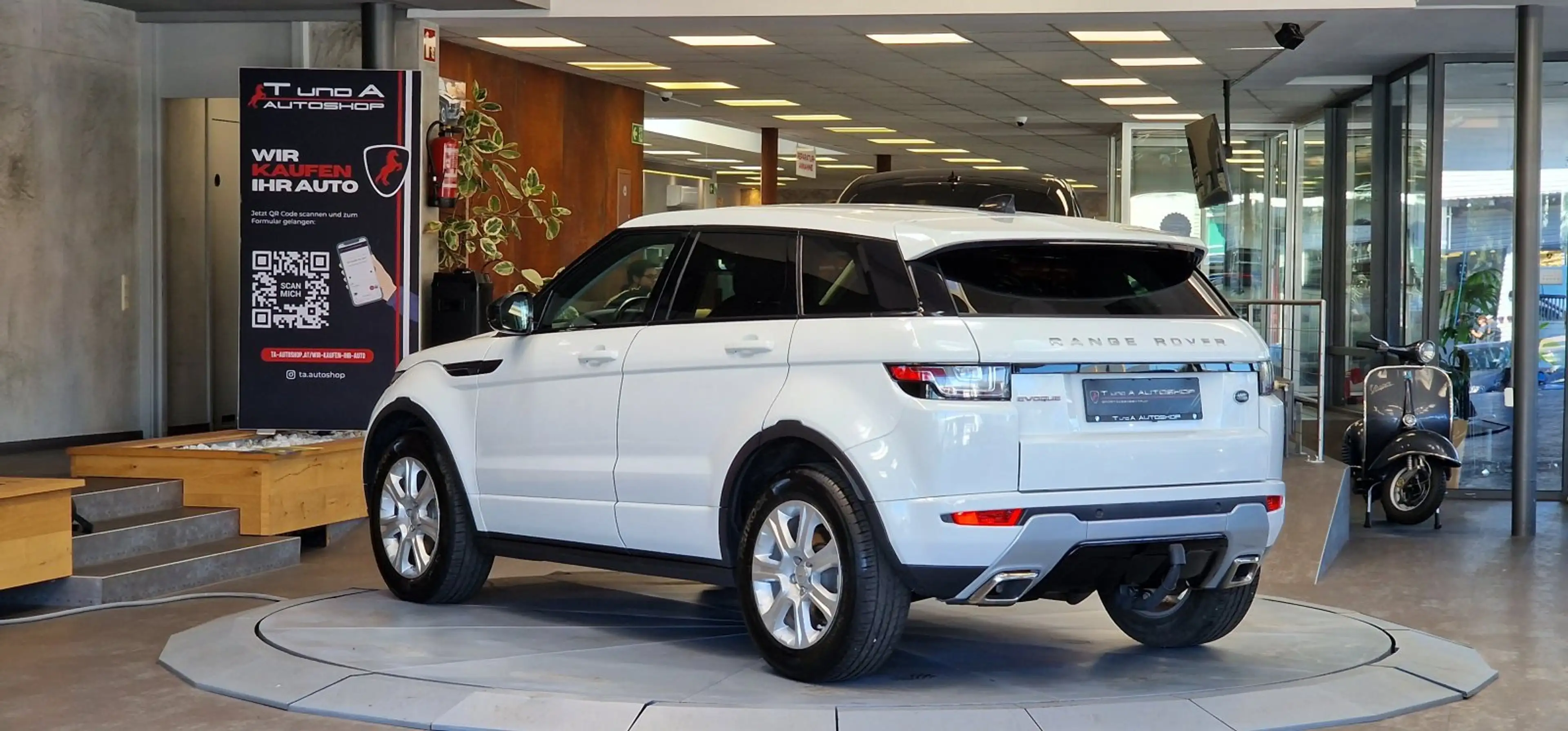 Land Rover Range Rover Evoque SE Dynamic AWD 1-Hand Aut. *Lenkradheizung*Leder* — photo 6