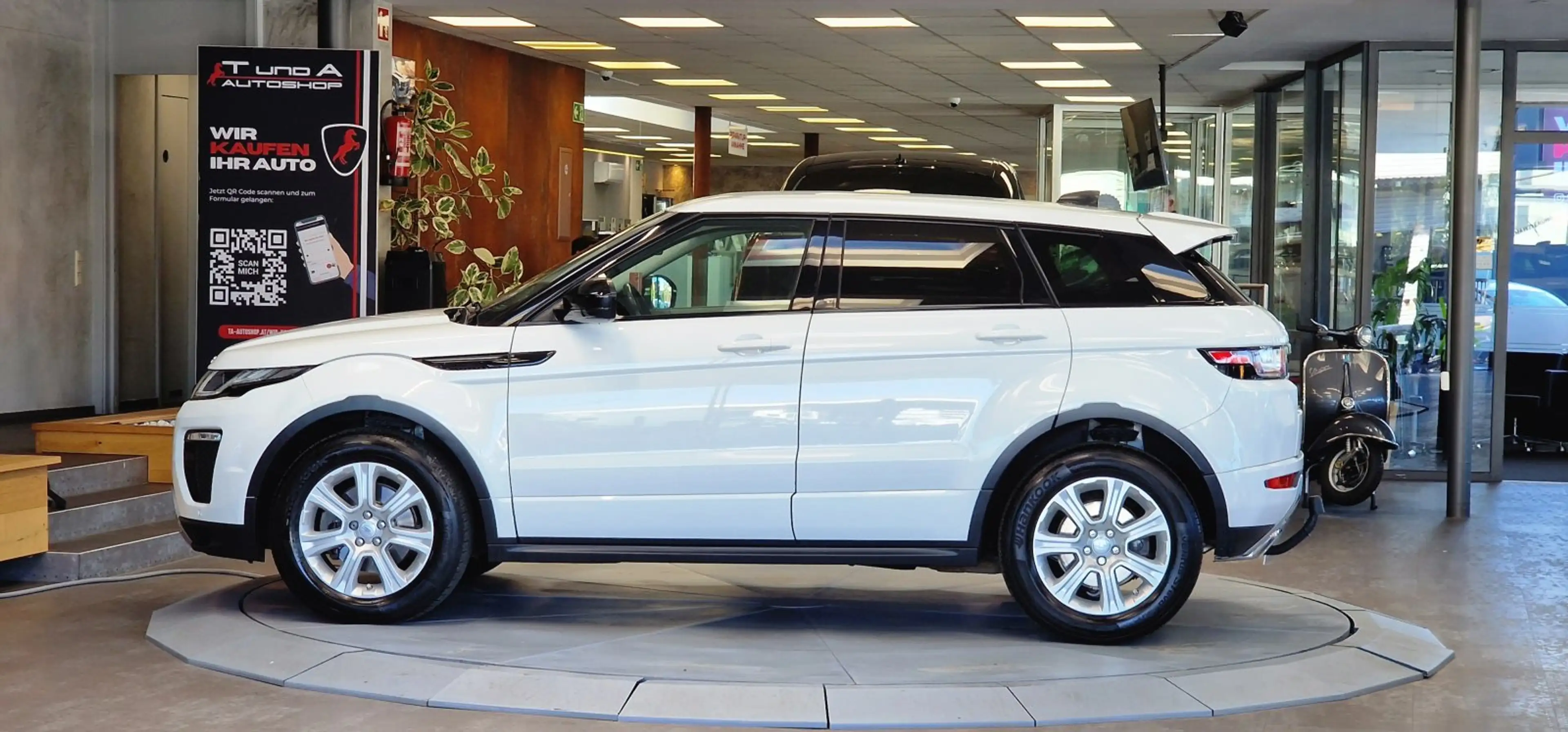 Land Rover Range Rover Evoque SE Dynamic AWD 1-Hand Aut. *Lenkradheizung*Leder* — photo 4
