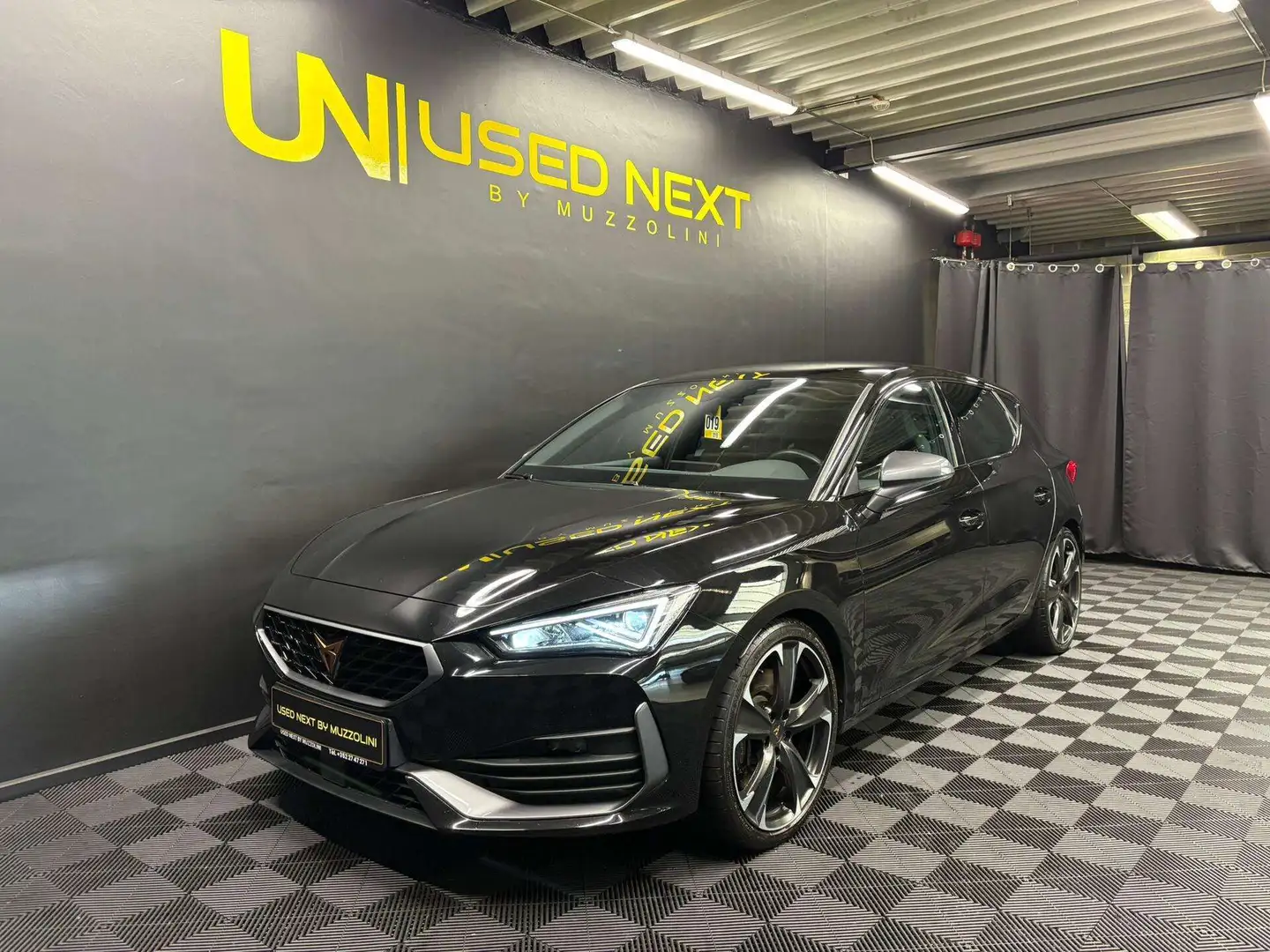 CUPRA Leon 2.0 DSG7 300cv Zwart - 1