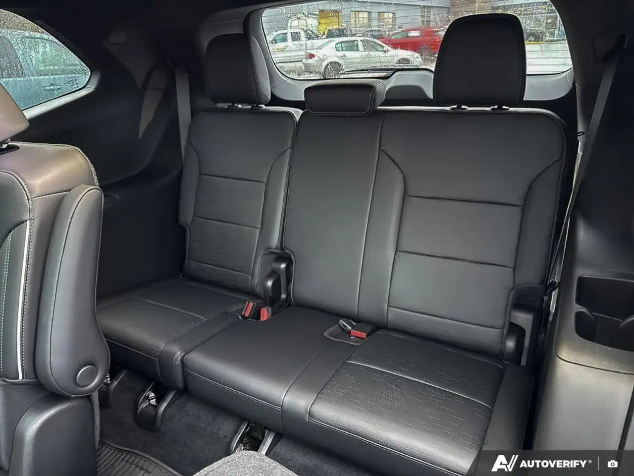 Buick Enclave снимка Buick Enclave
