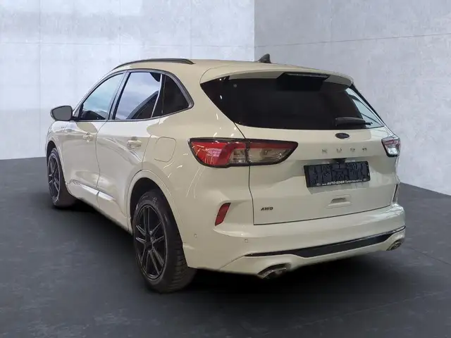 Ford Kuga view 3