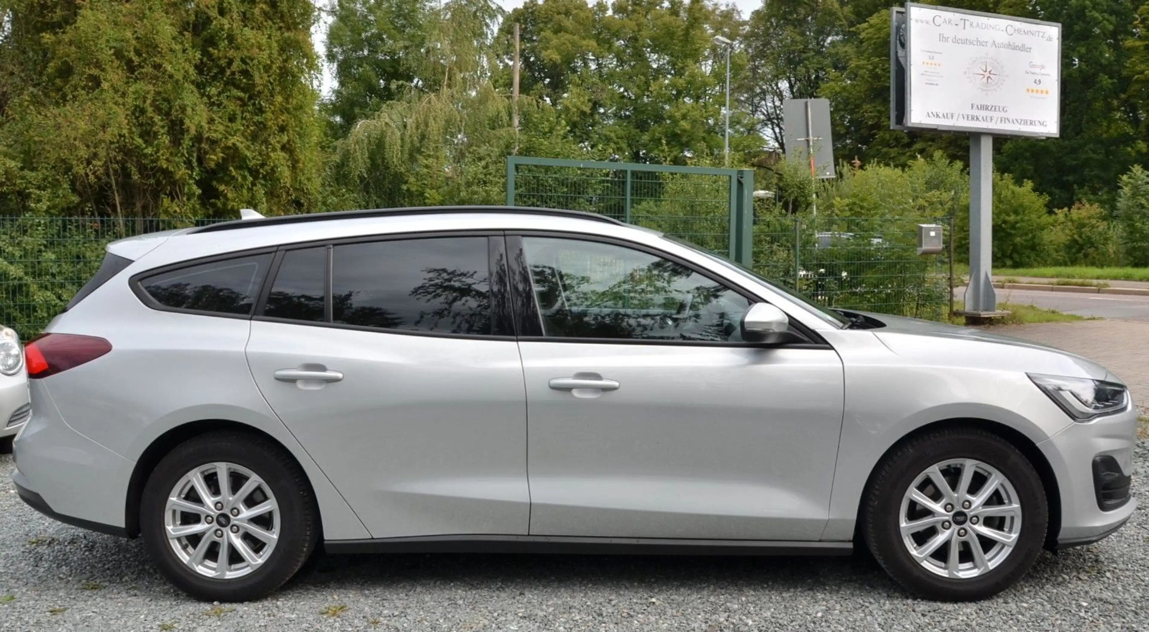 Ford Focus Kombi 1.5 TDCi Automatik Navi LED AHK — photo 4