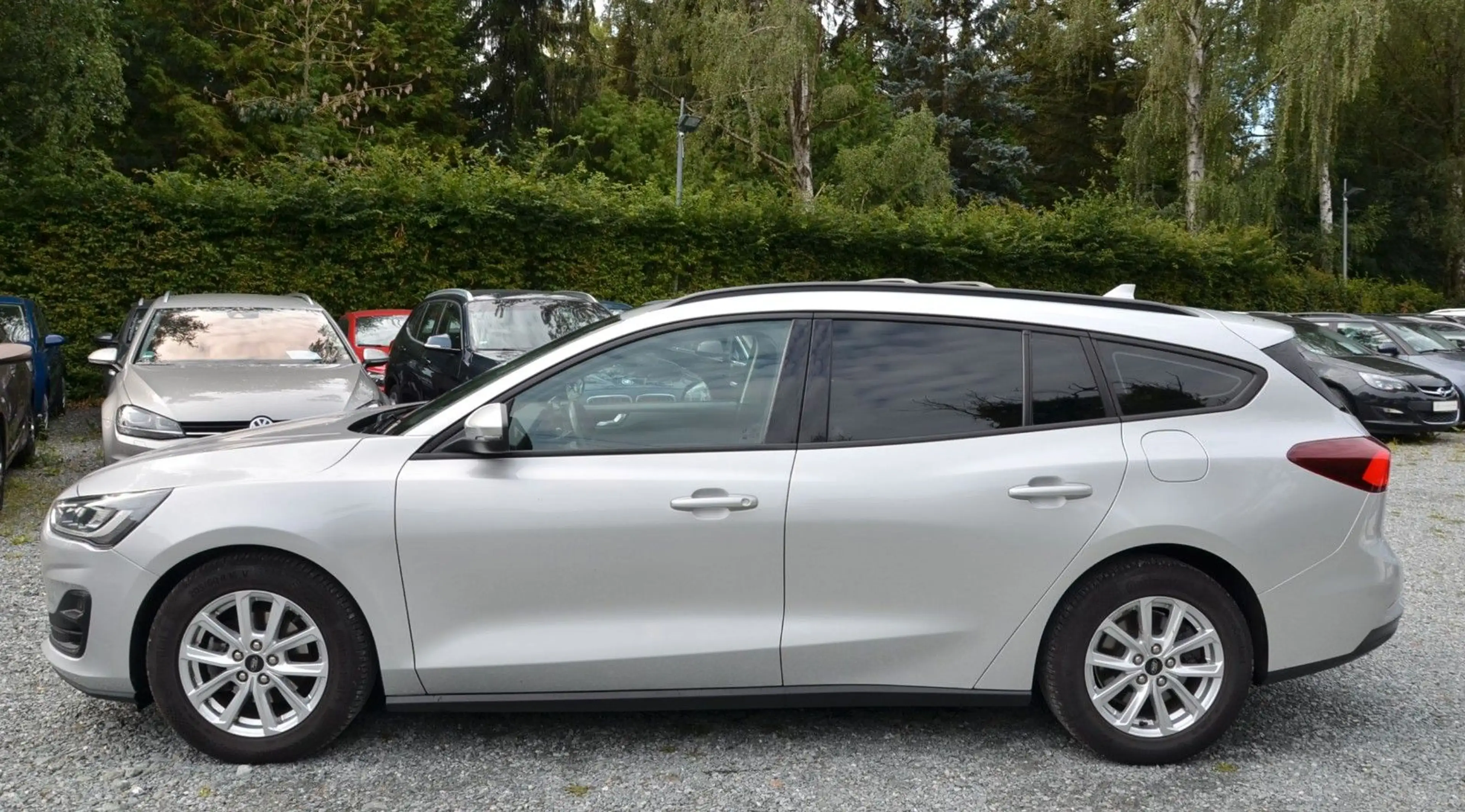 Ford Focus Kombi 1.5 TDCi Automatik Navi LED AHK — photo 8