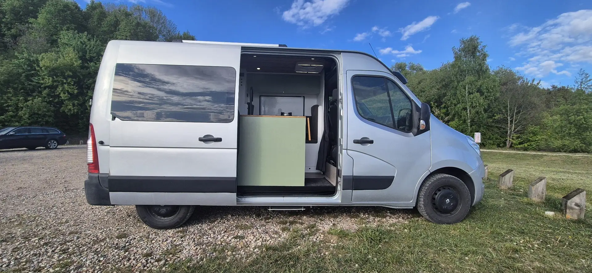 Renault Master L2H2 Stříbrná - 2