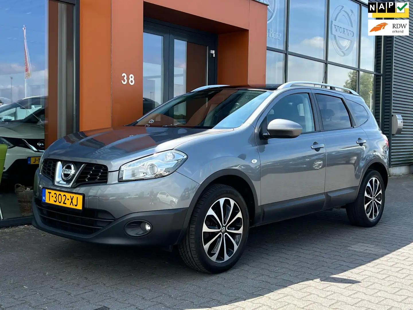 Nissan Qashqai+2 2.0 Connect|7Pers|6BAK|Pano|Navi|Cruise|BT Grijs - 1