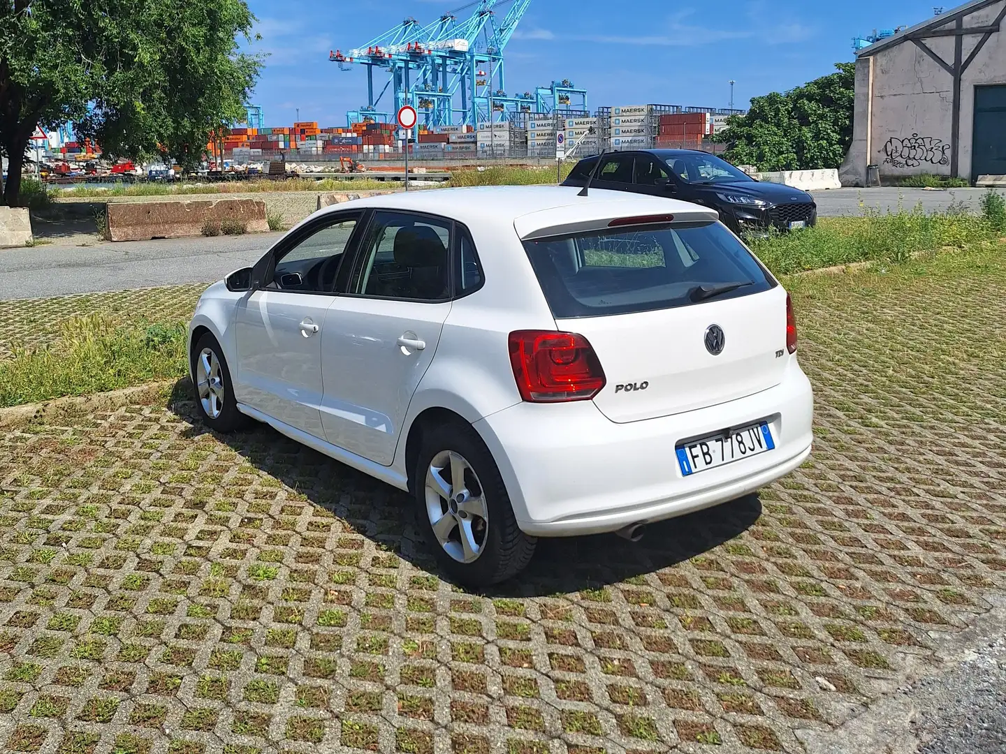Volkswagen Polo 6r 1.6 TDI 90cv 5 porte Biały - 2
