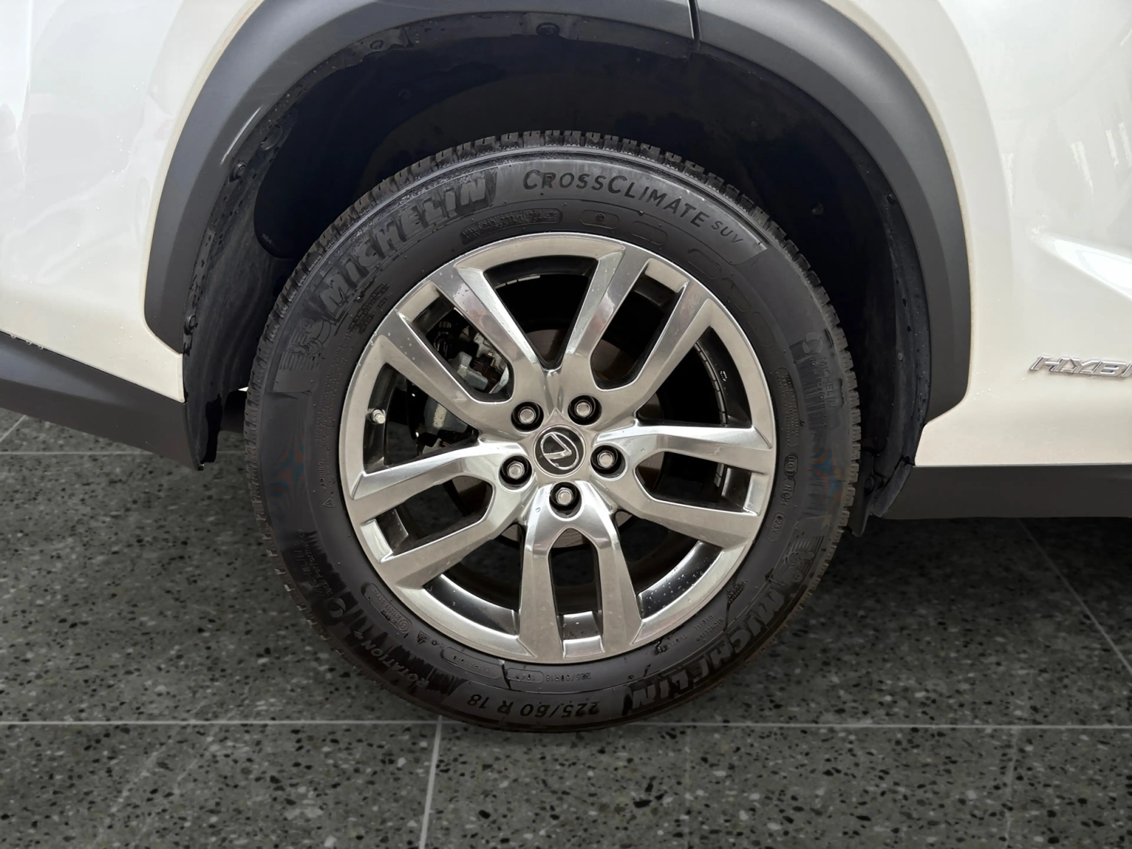 Lexus NX 300h Nx300h — photo 15