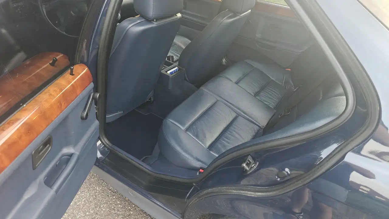 BMW 320i, foto 10