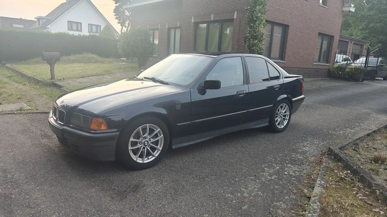 BMW 320i, foto 5
