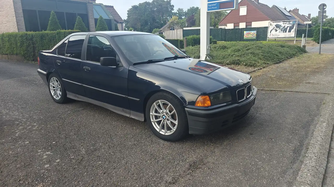 BMW 320i, foto 3