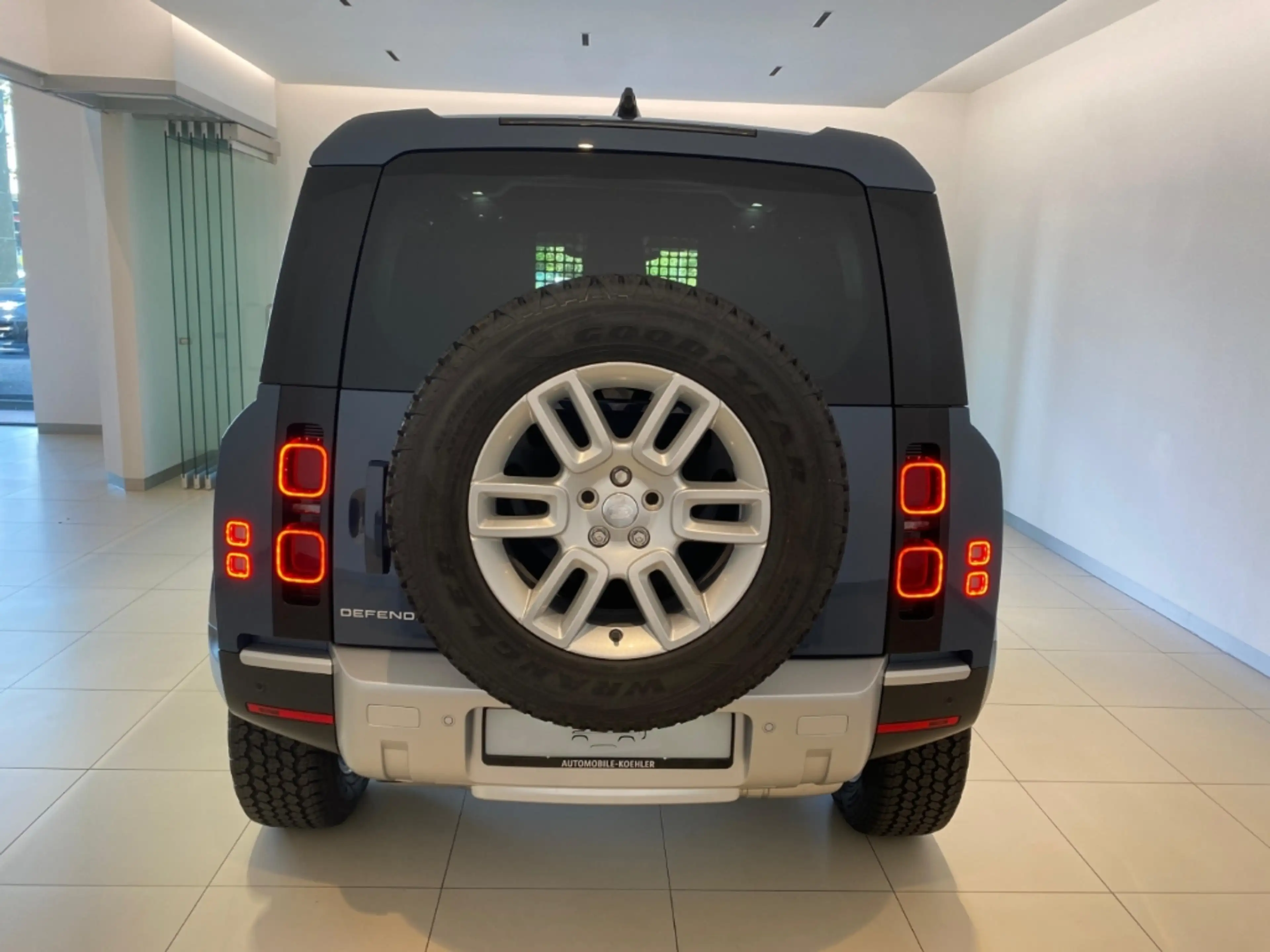 Land Rover Defender 90 D250 Hard Top S AHK WKP AT-REIFEN — photo 7