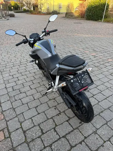Yamaha MT-125 - foto 3