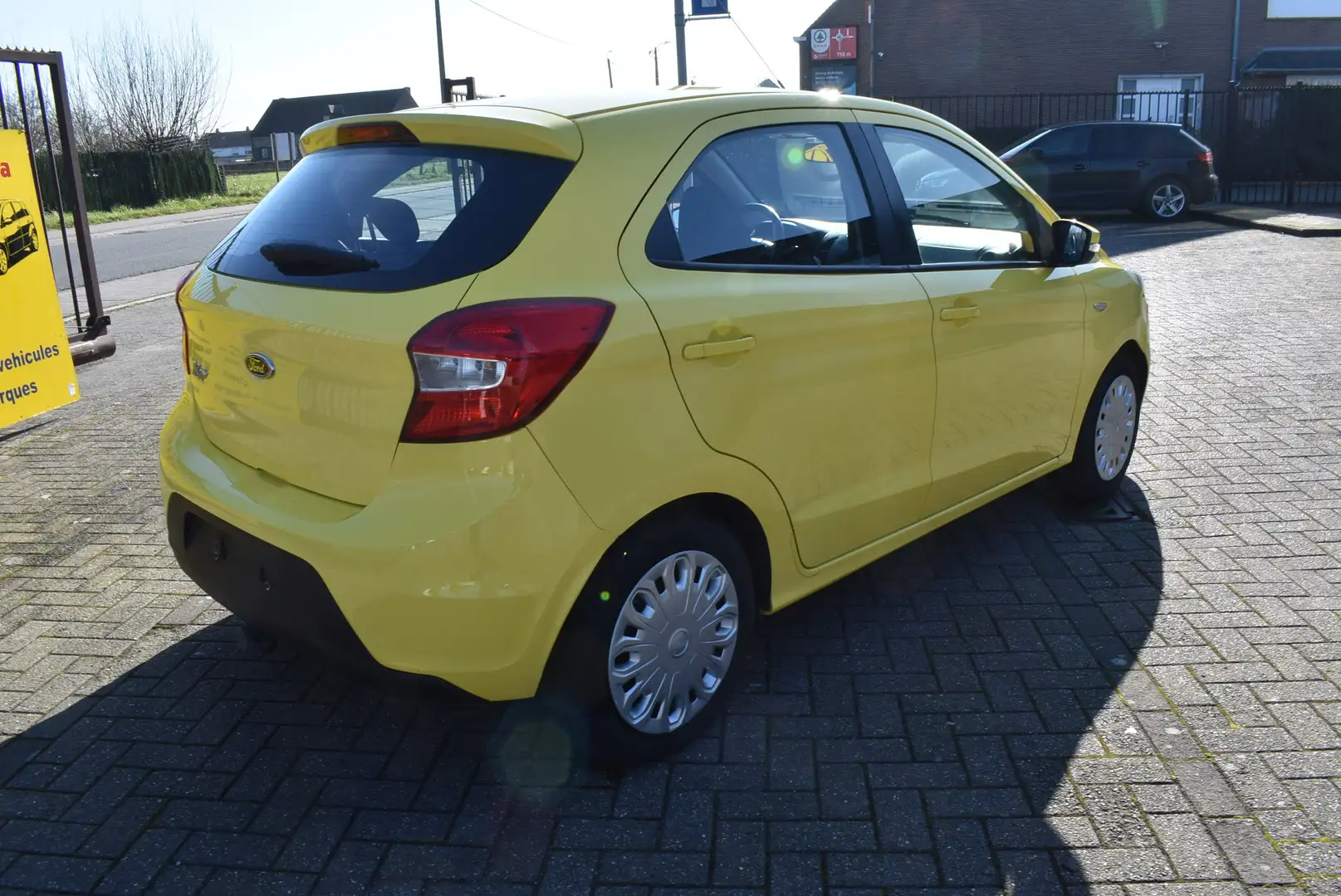 Ford Ka/Ka+ 1.2i Essentia Airco***DESTOCKAGE B2B*** 66.000KM!! Žlutá - 2