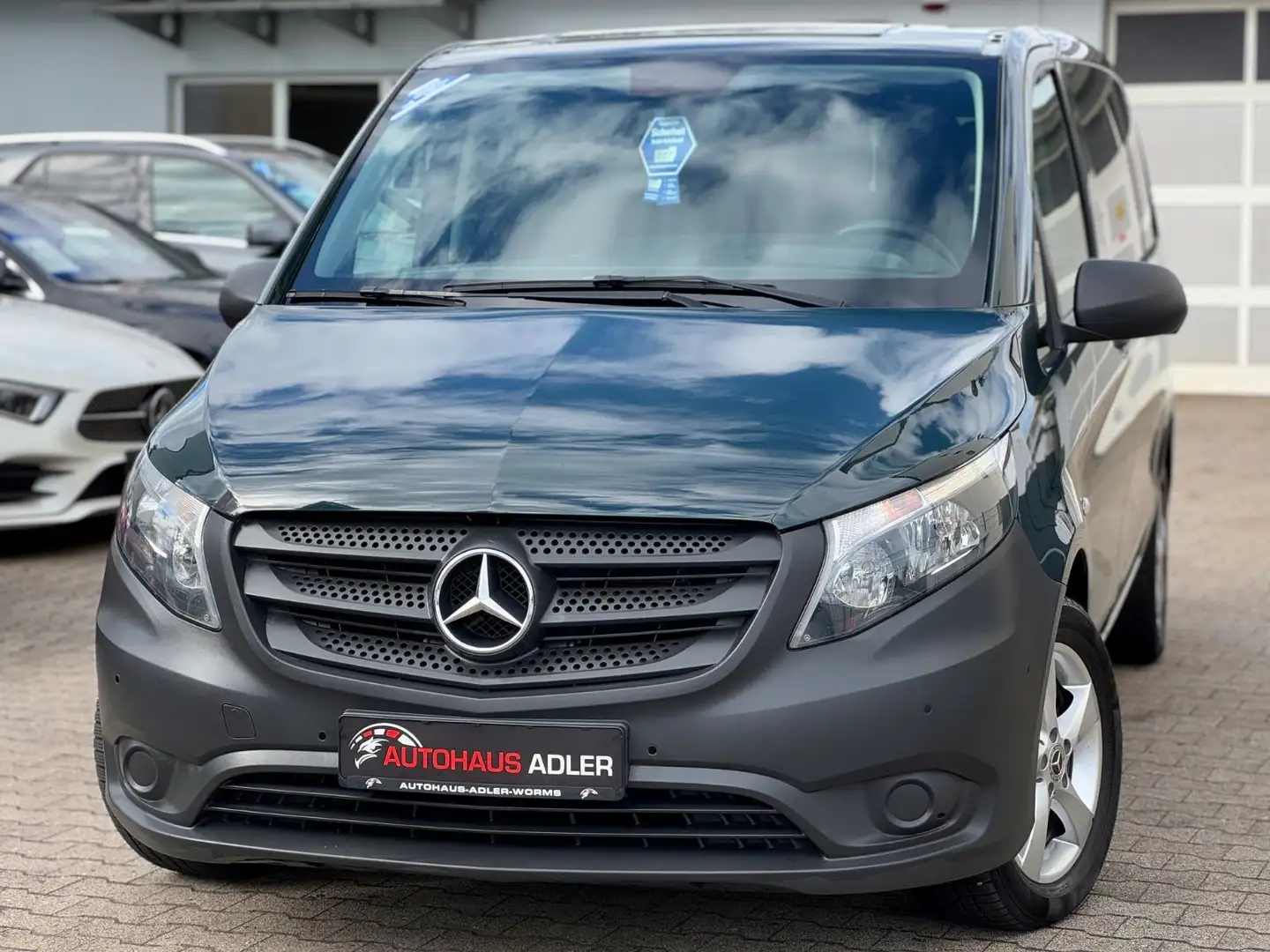 Mercedes-Benz Vito VITO TOURER 116CDI 9G-TRONIC"EDITION*PDC*KAM*5Si Grün - 2