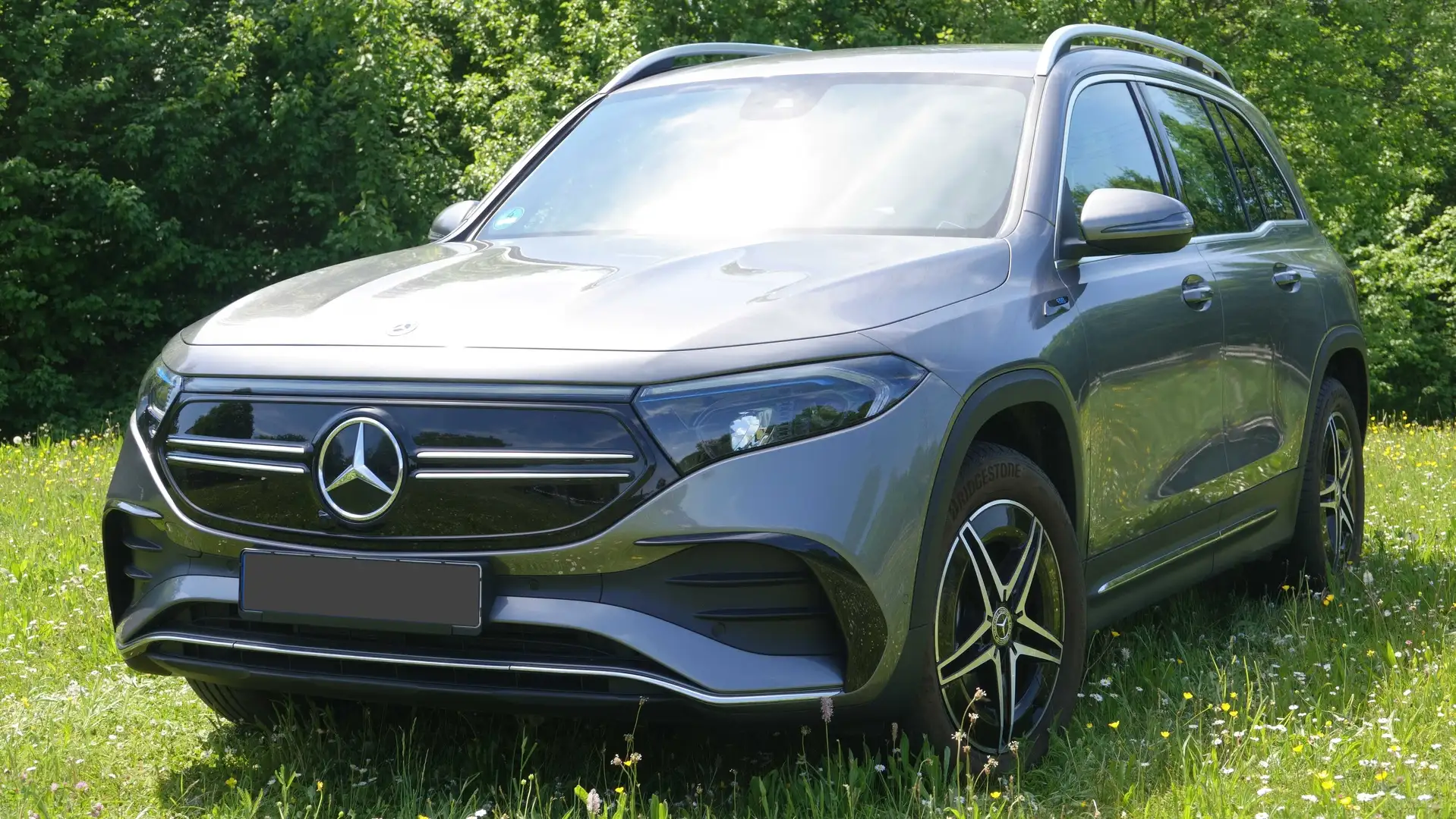 Mercedes-Benz EQB 300 *AMG*neuwertigerZustand*gepflegt*nur 10.800Km*Ambi Szürke - 2