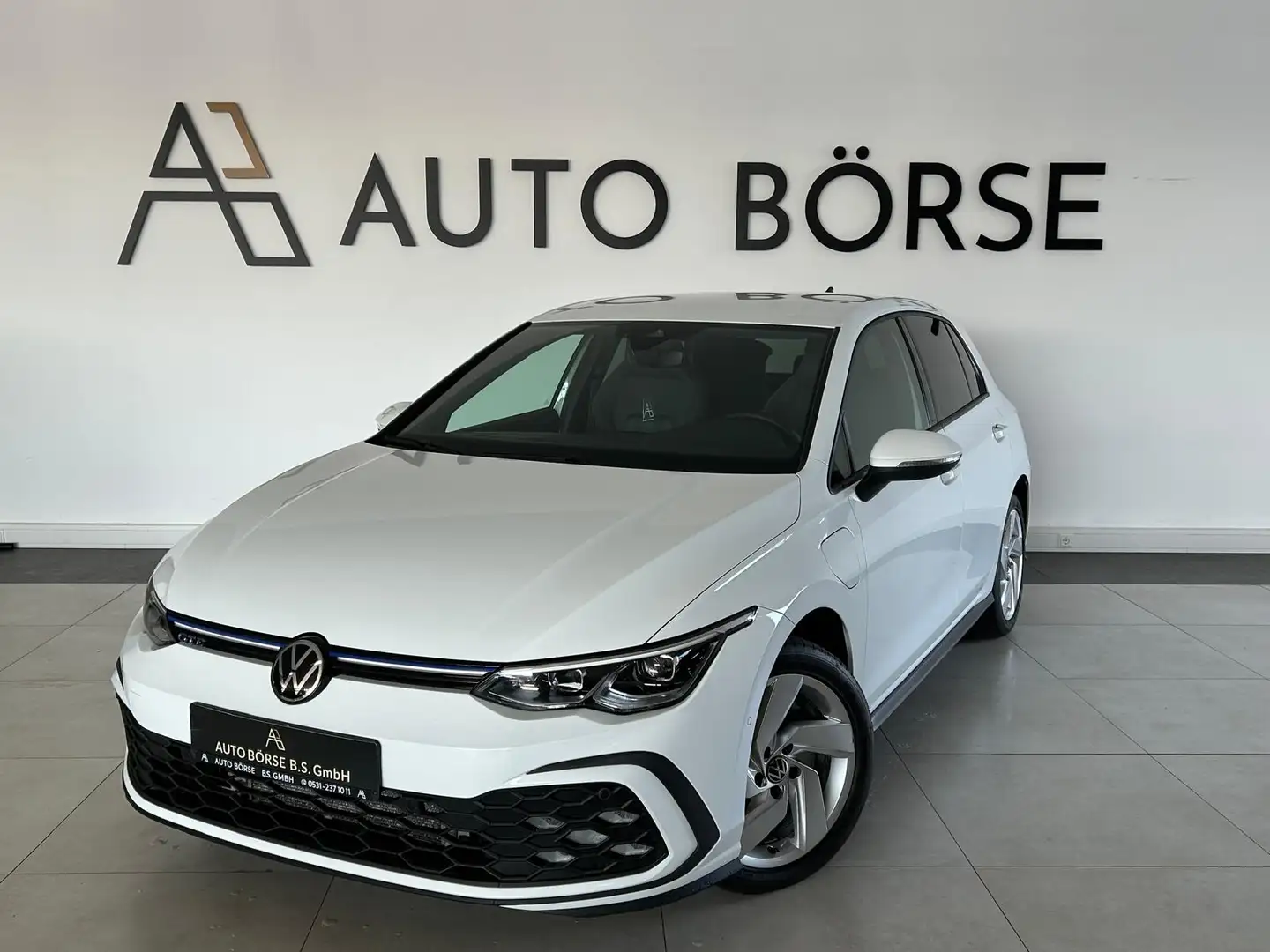 Volkswagen Golf VIII Lim 1.4 GTE NAVI*VICO*ASSIST*CAM*LED* Alb - 1