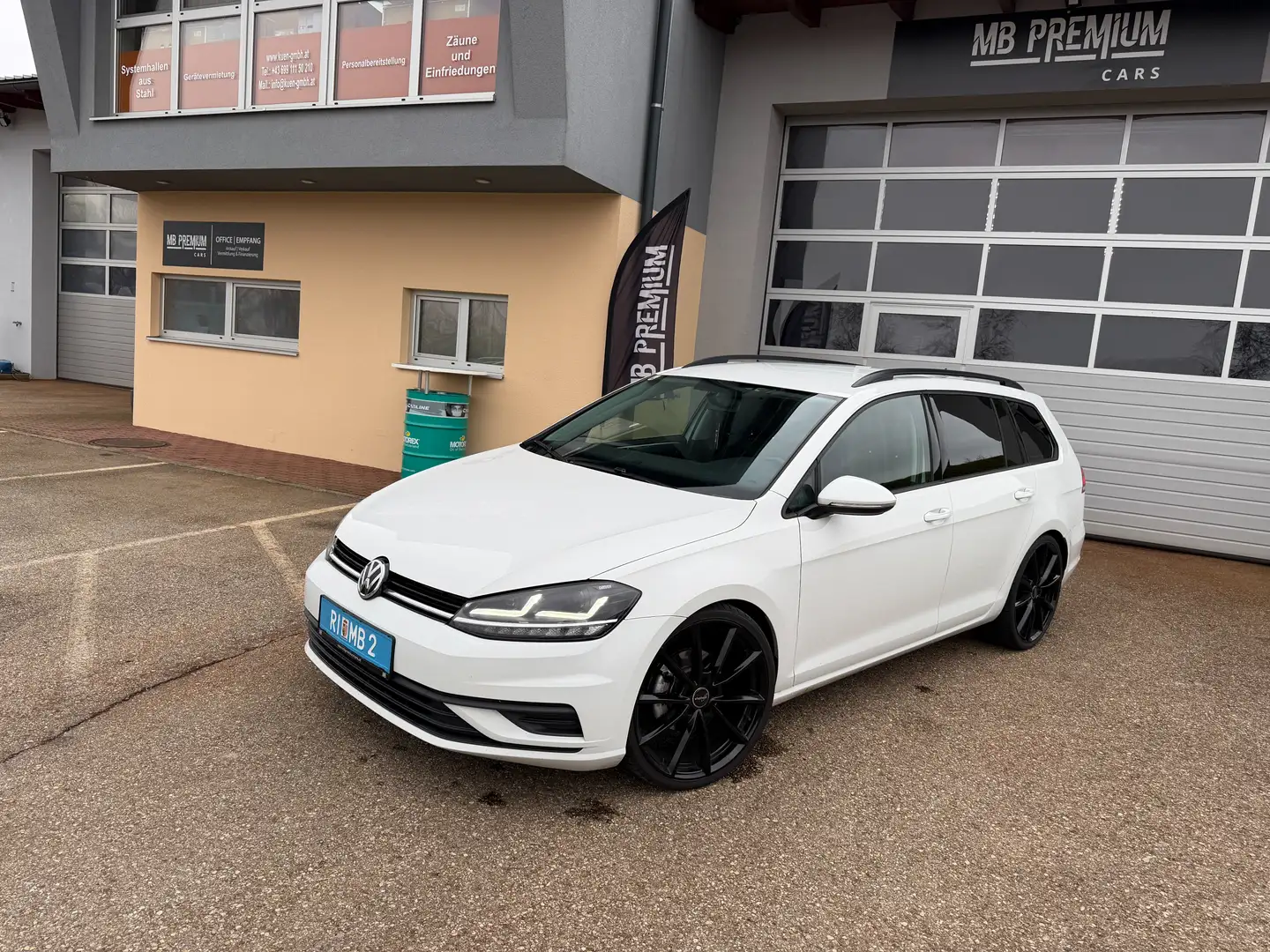 Volkswagen Golf Variant Trendline *NAVI*LED*20-ZOLL* Weiß - 2