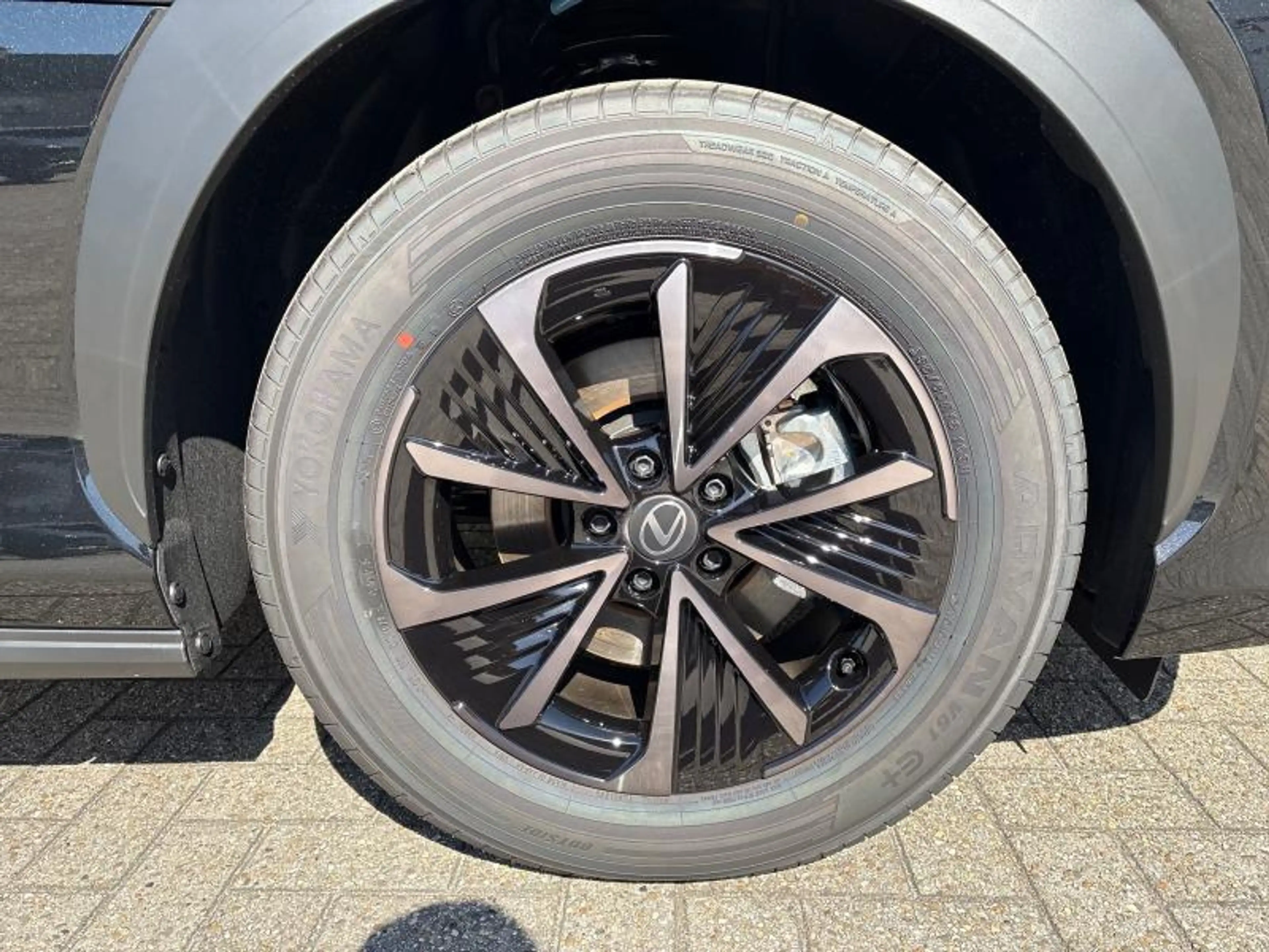 Lexus RZ 350e Executive Line — photo 13