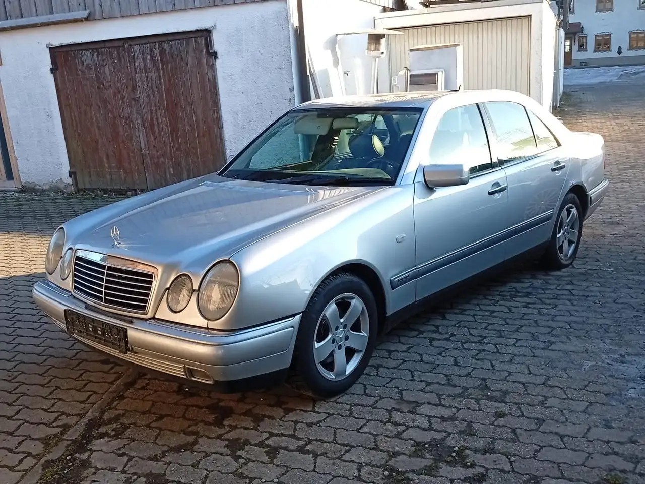 Mercedes-Benz E 280 Elegance, foto 2