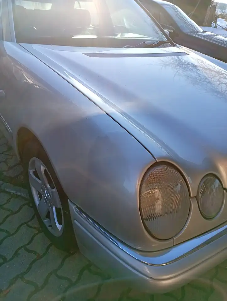 Mercedes-Benz E 280 Elegance, foto 3