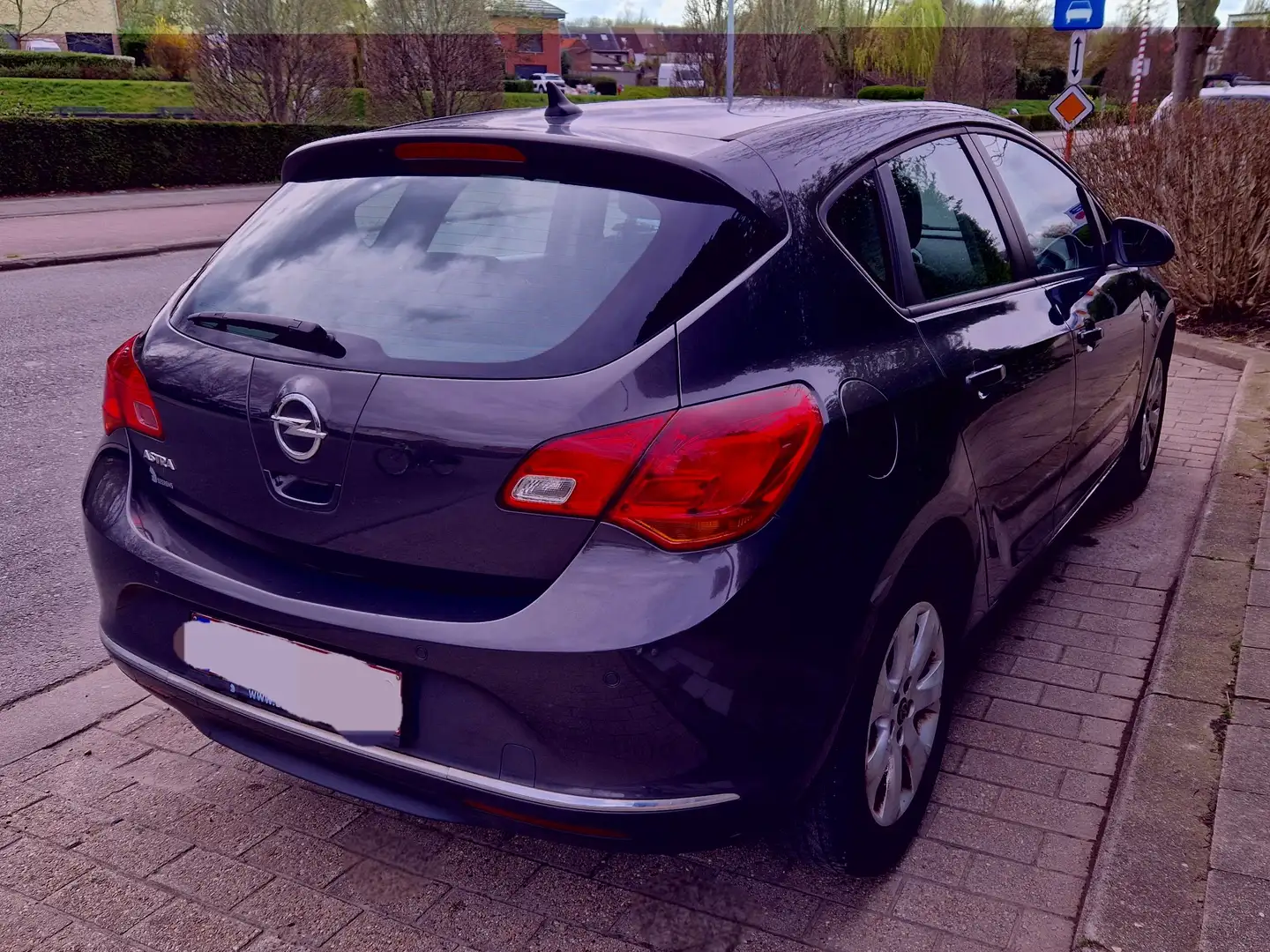 Opel Astra 1.6i Enjoy, Automatique, NAVI Grijs - 2