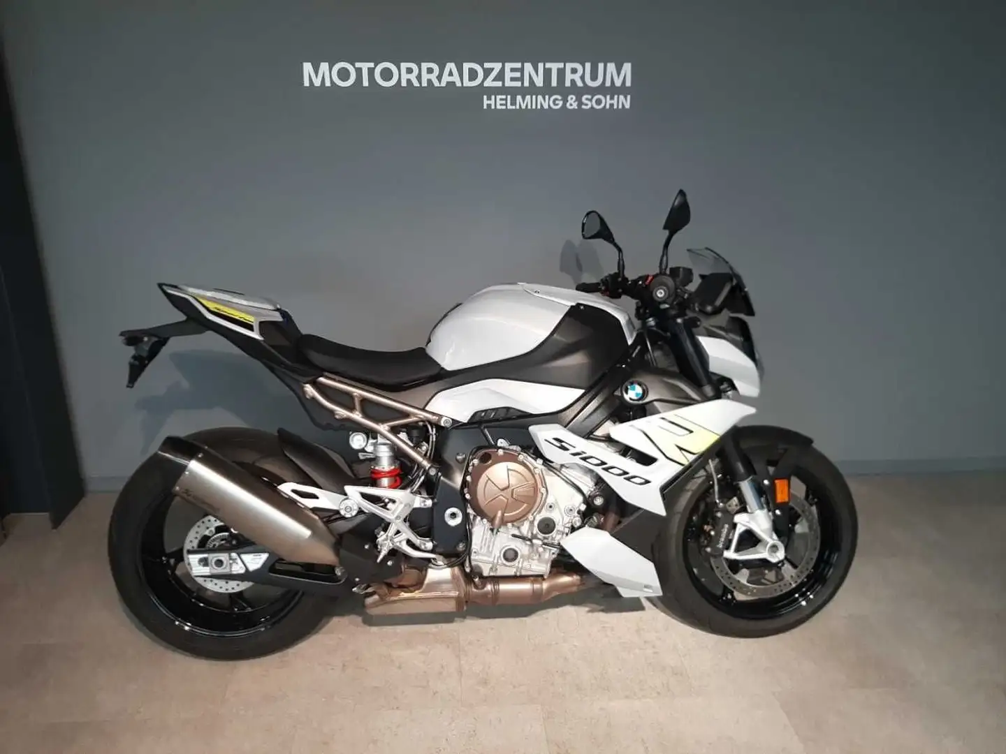 BMW S 1000 R Stříbrná - 2