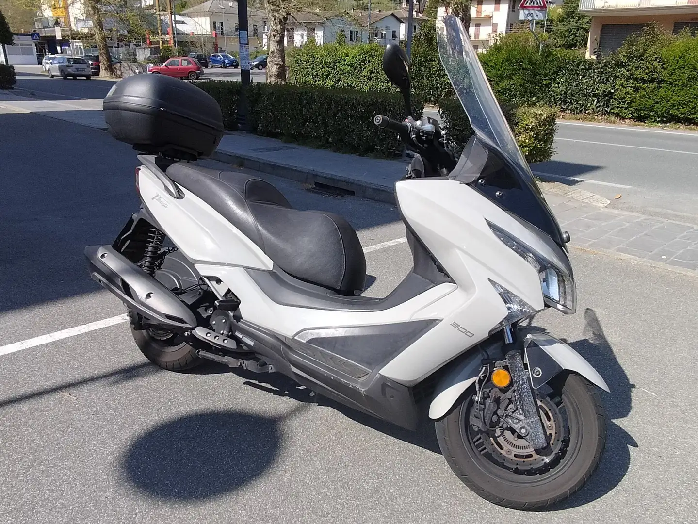 Kymco Downtown 300i Beige - 1