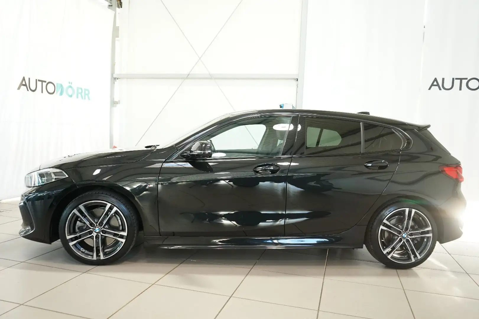 BMW 120 d xDrive M Sport Lenkradhz+Kamera+Keyless+SHZ Schwarz - 2